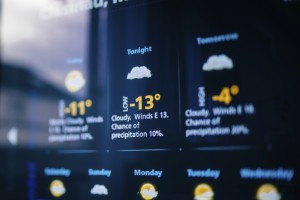 5 common winter outing mistakes_Weather forecast on a digital display 5 common winter outing mistakes_Weather forecast on a digital display